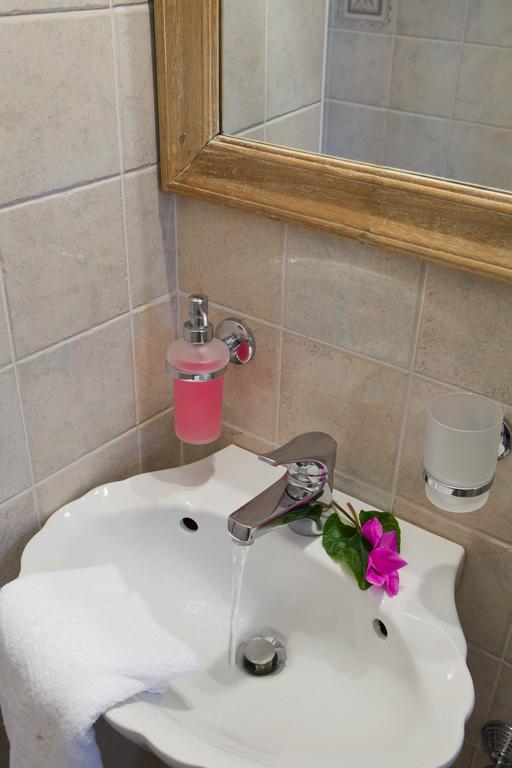 Amalia Apartments Exanthia エクステリア 写真