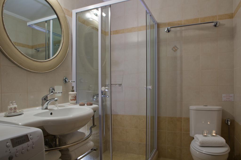 Amalia Apartments Exanthia エクステリア 写真