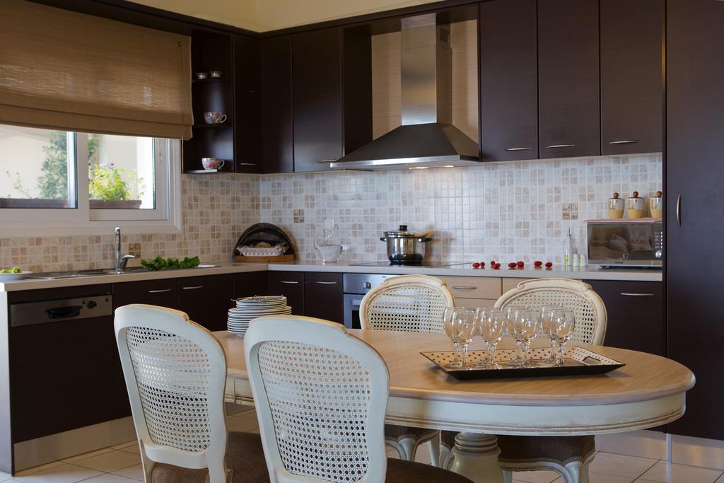 Amalia Apartments Exanthia エクステリア 写真